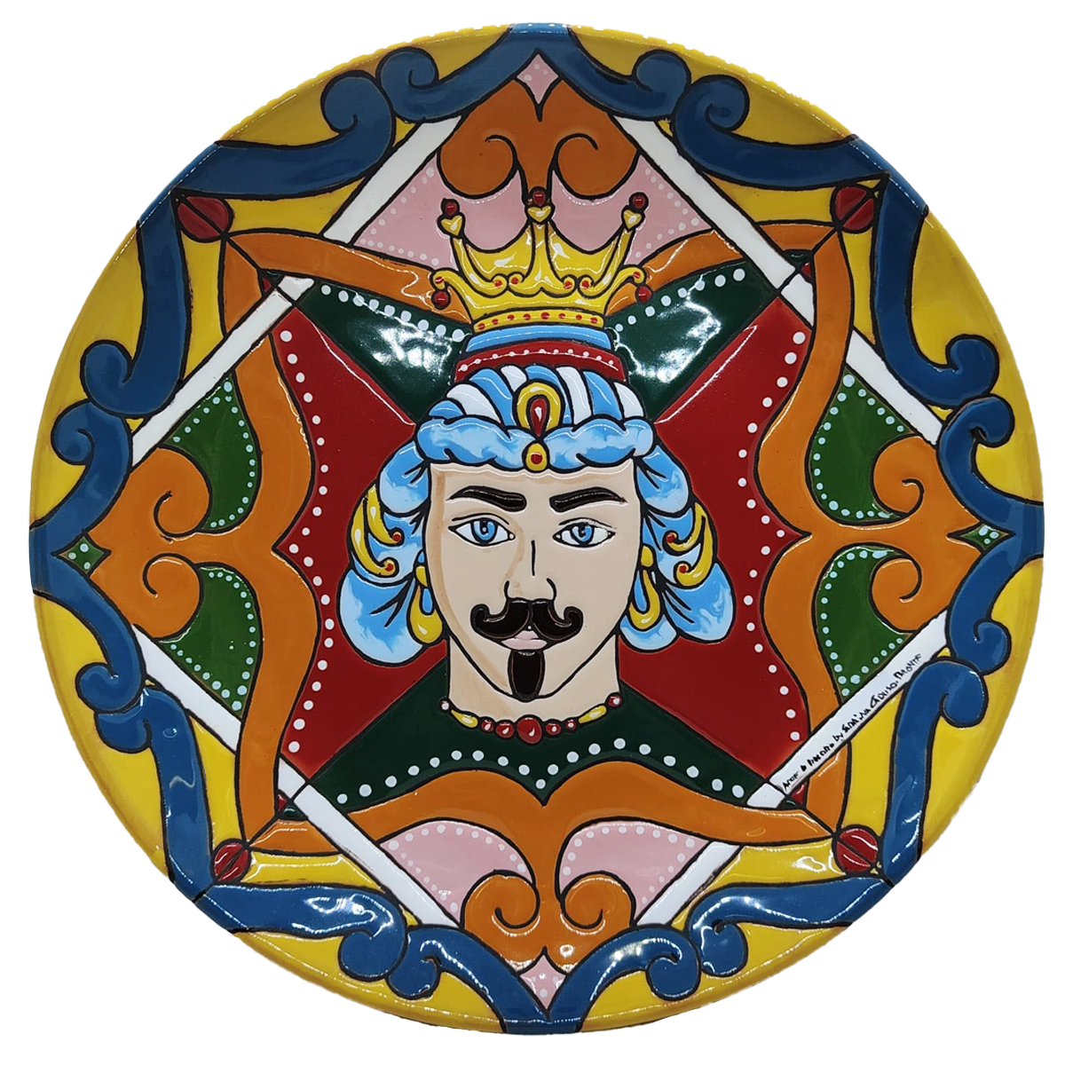 Piatto ornamentale con fregio stilizzato ispirato alla tradizione dei Mori siciliani, tecnica Cuerda Seca.