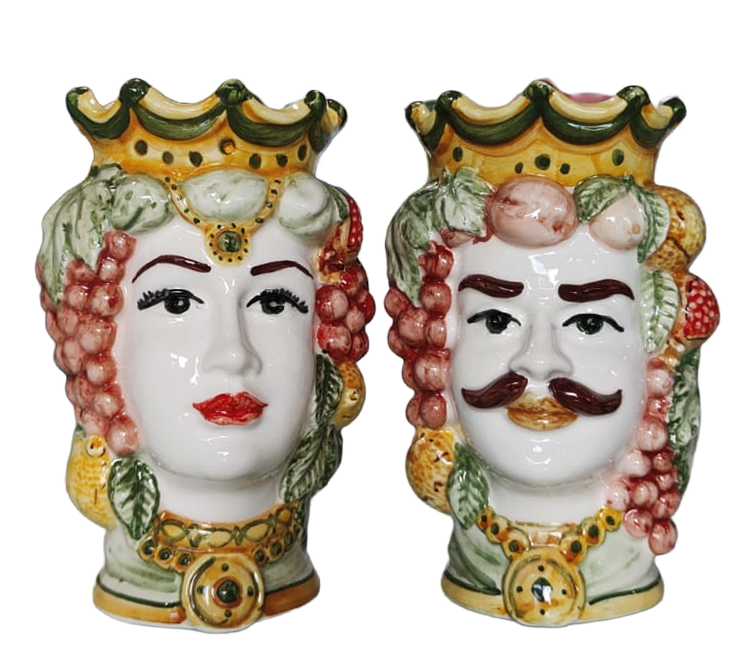 Coppia di Teste di Moro in ceramica siciliana con frutta e dettagli verde e giallo ocra