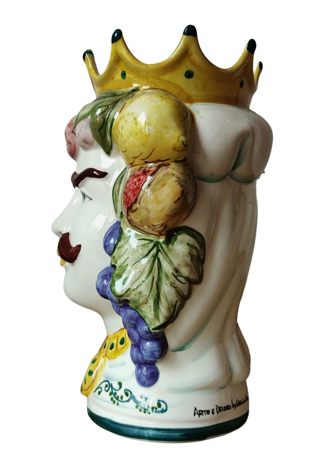 Teste di Moro maschile con decorazione a frutta in ceramica siciliana dipinte a mano a Bronte, vista laterale